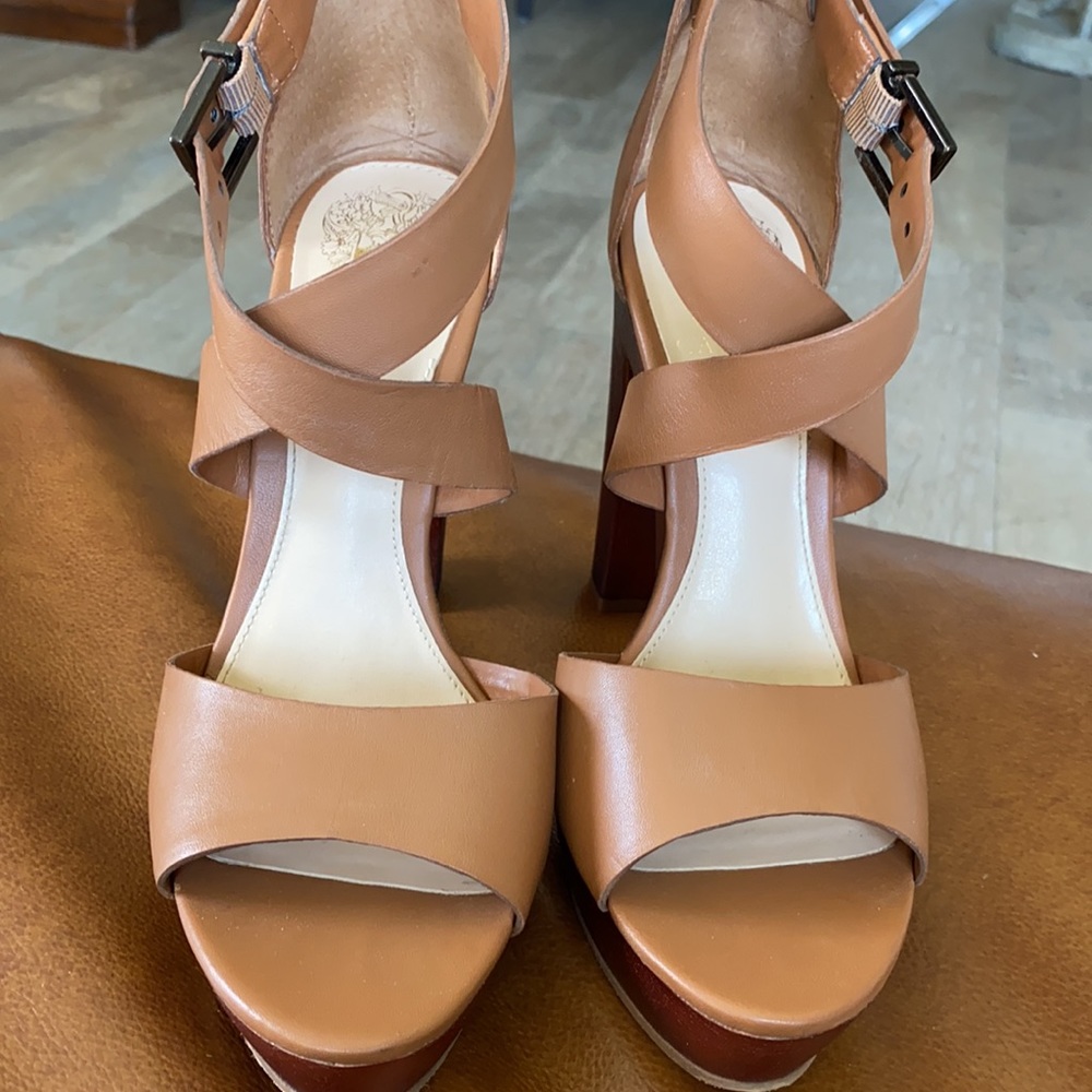 Vince Camuto leather sandals like new